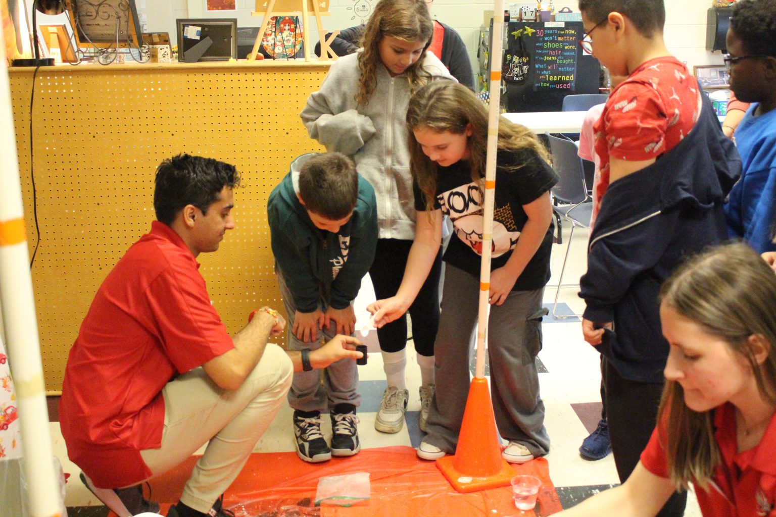 RPI Engineering Ambassadors bring STEM to young students Cohoes City